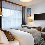 Leonardo Boutique Center Hotel