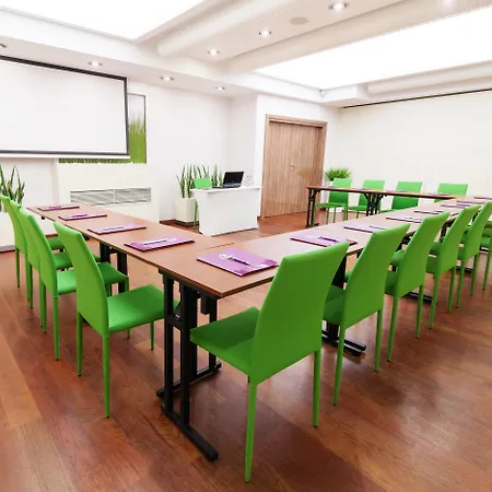 Leonardo Boutique Center Hotel