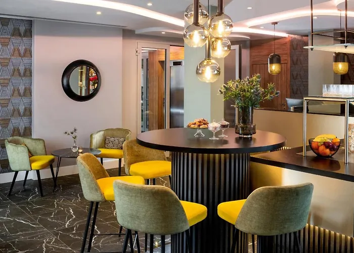 Leonardo Boutique Center