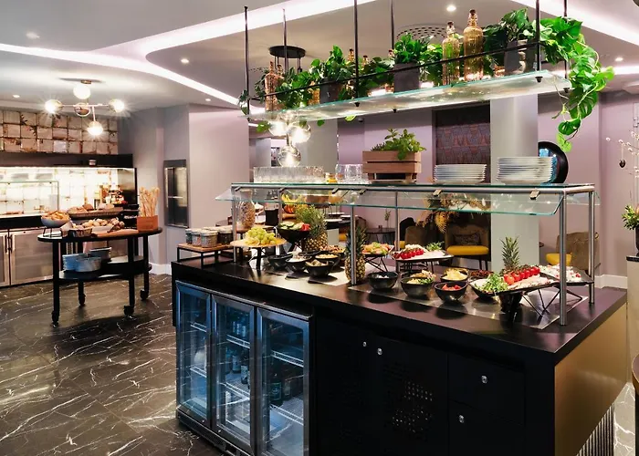 Hotel Leonardo Boutique Center