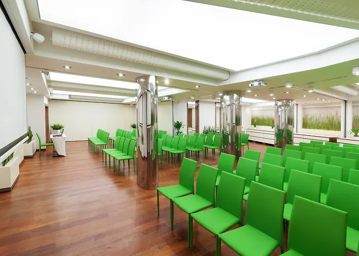 Leonardo Boutique Center Hotel