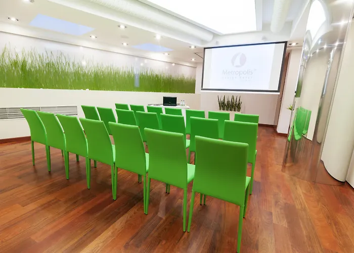 Leonardo Boutique Center