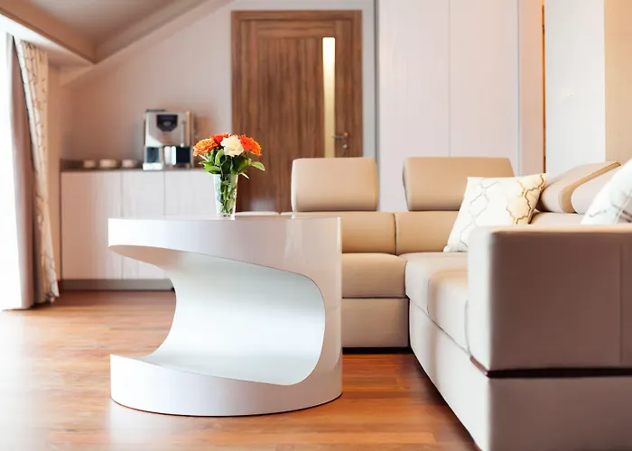 Leonardo Boutique Center