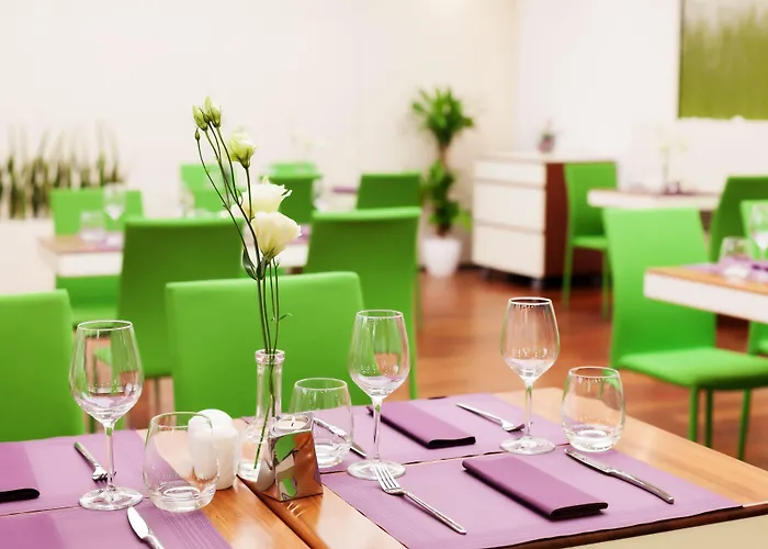 Hotel Leonardo Boutique Center