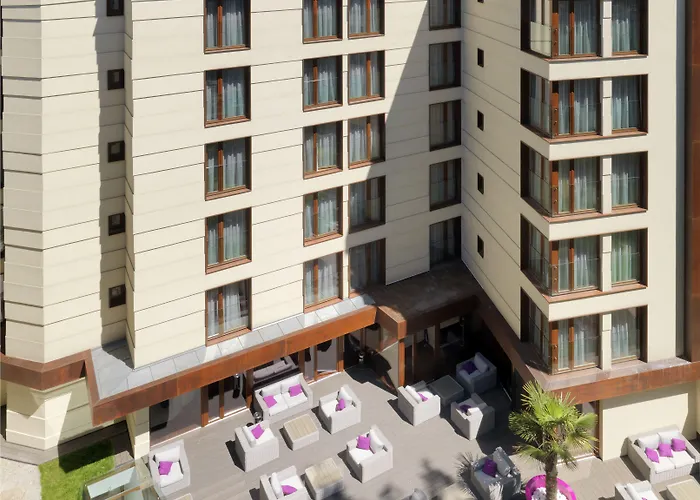 Hotel Leonardo Boutique Center 4*