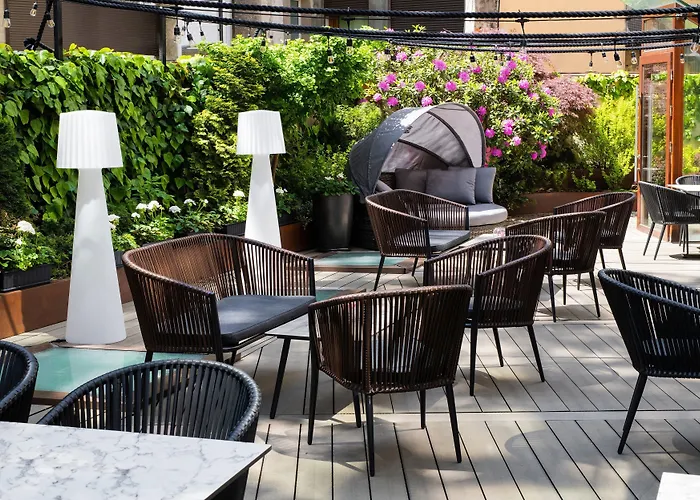 Leonardo Boutique Center Hotel