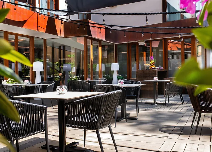 Leonardo Boutique Center Hotel