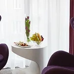 Leonardo Boutique Center 호텔