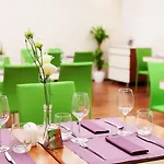 מלון Leonardo Boutique Center