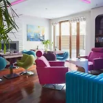 Leonardo Boutique Center מלון 4*