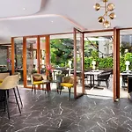 Leonardo Boutique Center Otel