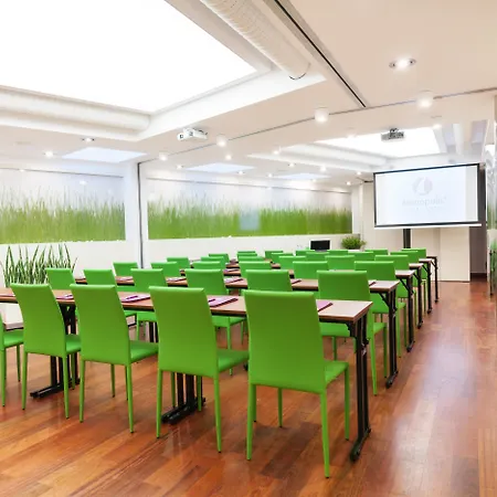 Leonardo Boutique Center Hotel