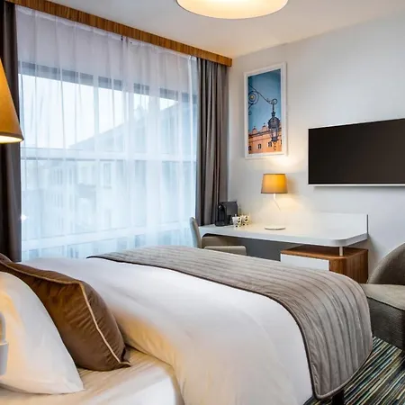 Leonardo Boutique Center Hotel