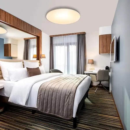 Leonardo Boutique Center Hotel