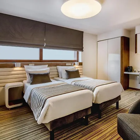 Leonardo Boutique Center Hotel