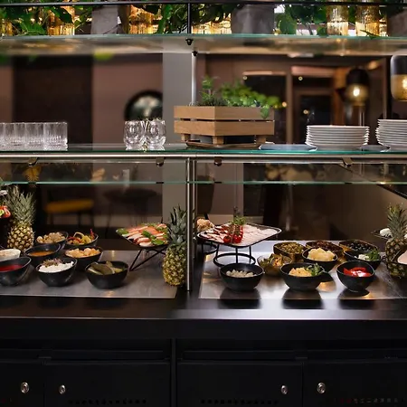 Leonardo Boutique Center Hotel 4*