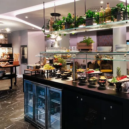 מלון Leonardo Boutique Center