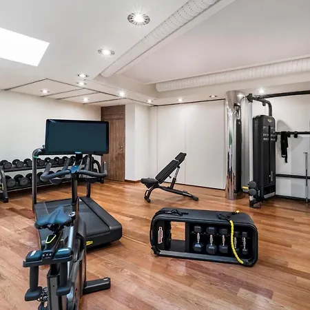 Hotel Leonardo Boutique Center 4*
