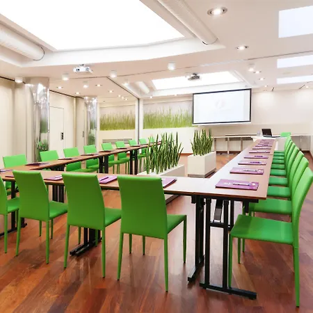 Hotel Leonardo Boutique Center