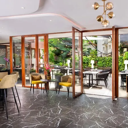 Hotel Leonardo Boutique Center