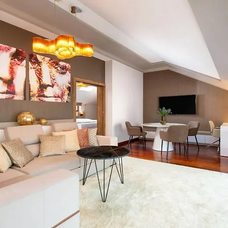 Hotel Leonardo Boutique Center