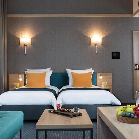 Leonardo Boutique Center Hotel
