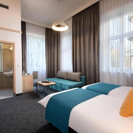 Leonardo Boutique Center