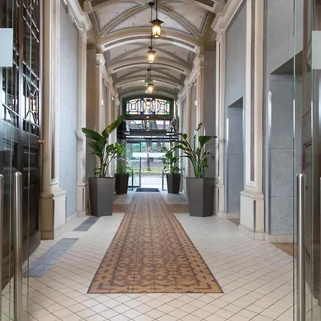 Hotel Leonardo Boutique Center 4*