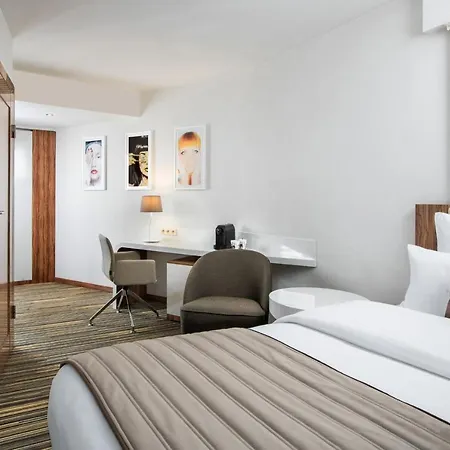 Отель Leonardo Boutique Center 4*