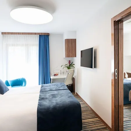 Leonardo Boutique Center Hotel