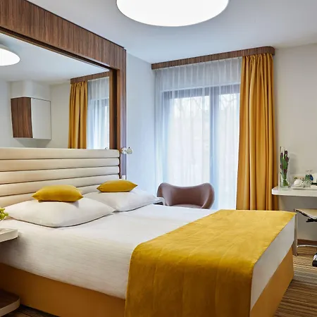 Hotel Leonardo Boutique Center