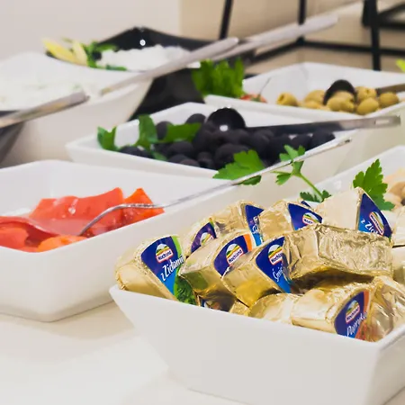 Leonardo Boutique Center Hotel 4*