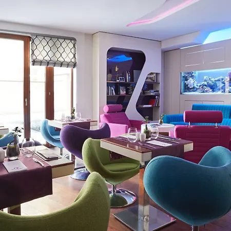 Leonardo Boutique Center Hotel