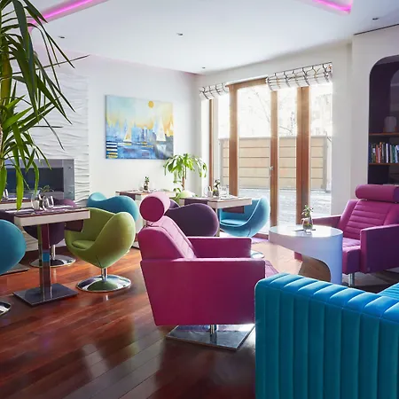 Leonardo Boutique Center Hotel 4*