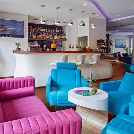 Leonardo Boutique Center Hotel