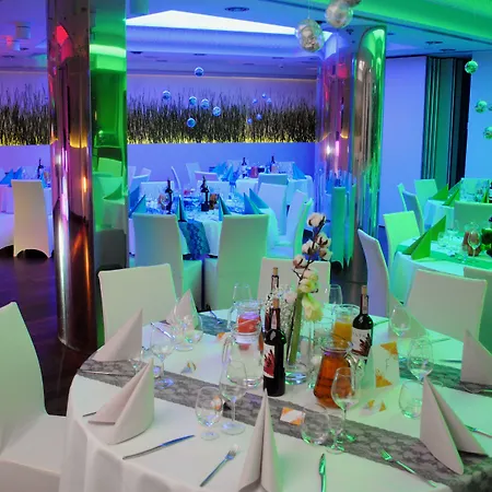 Leonardo Boutique Center