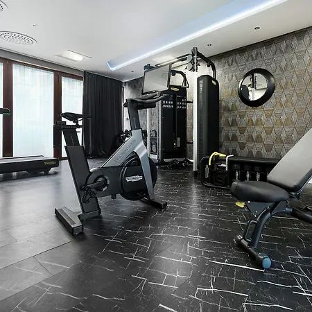 Leonardo Boutique Center Hotel 4*