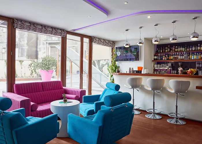 Leonardo Boutique Center