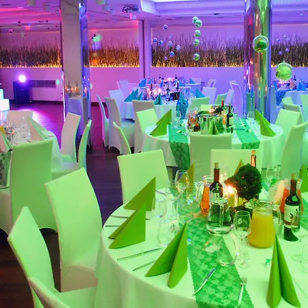 Leonardo Boutique Center