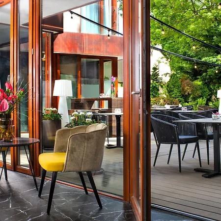 Ξενοδοχείο Leonardo Boutique Center 4*