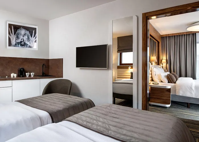 Leonardo Boutique Center