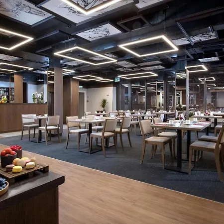 Leonardo Boutique Center Отель